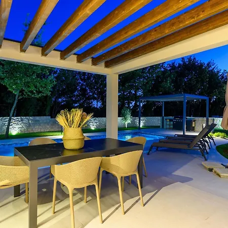 Frame Garden East By Interhome *