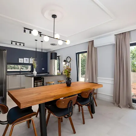 Villa Frame Garden East By Interhome