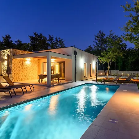 Frame Garden East By Interhome Villa